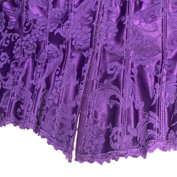 Fredericks of Hollywood Corset✨💜 - Picture 6 of 8